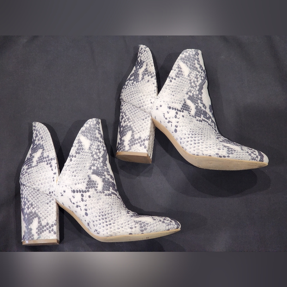 STEVE MADDEN | Rookie Side-cut Booties | Size 8.5 Women's - Picture 4 of 14